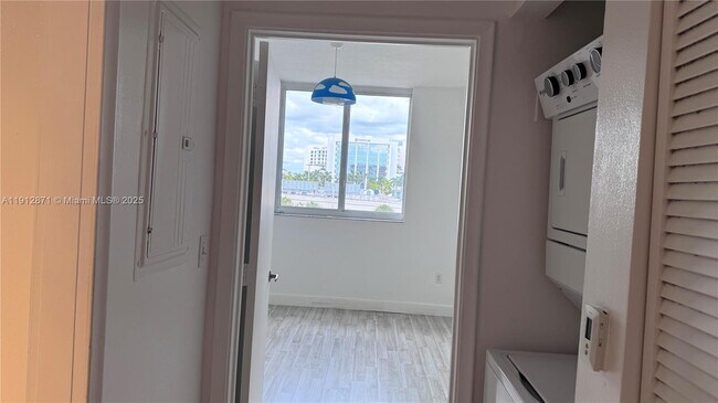 Building Photo - 18800 NE 29th Ave