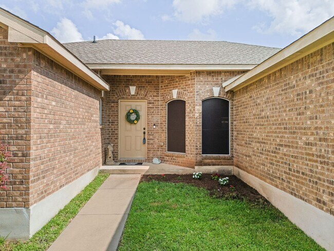 Building Photo - White Rock Estates