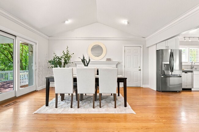 Building Photo - Spacious 4-bedroom 2-Bath in Desirable Area in Walnut Creek!