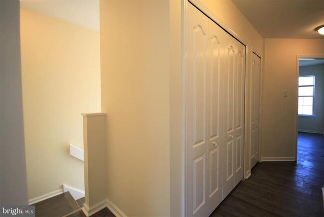 Building Photo - 4000 Quaker Ct