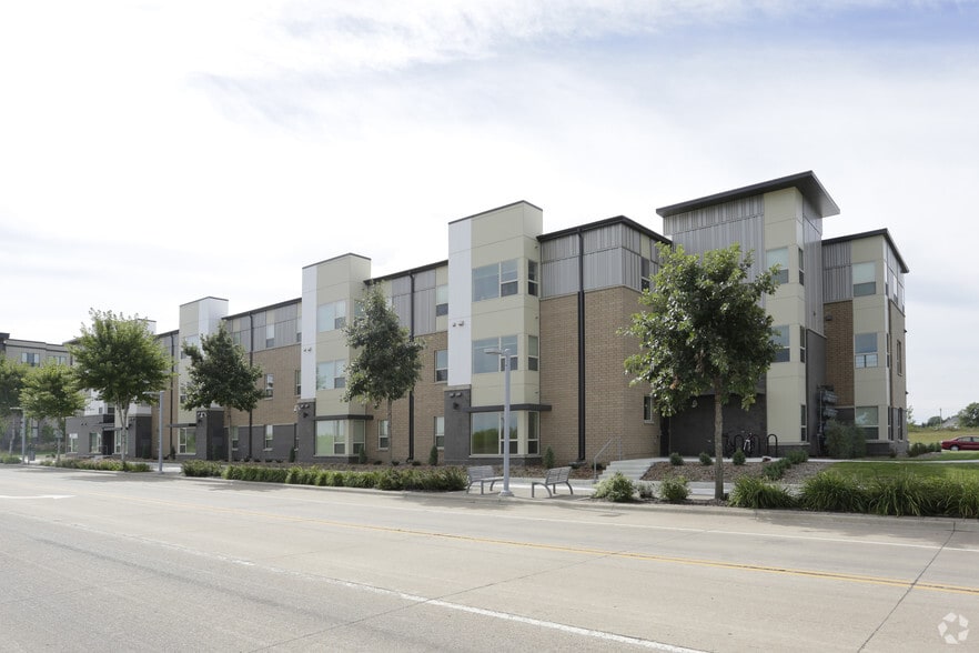 Building Photo - Sunwood Village