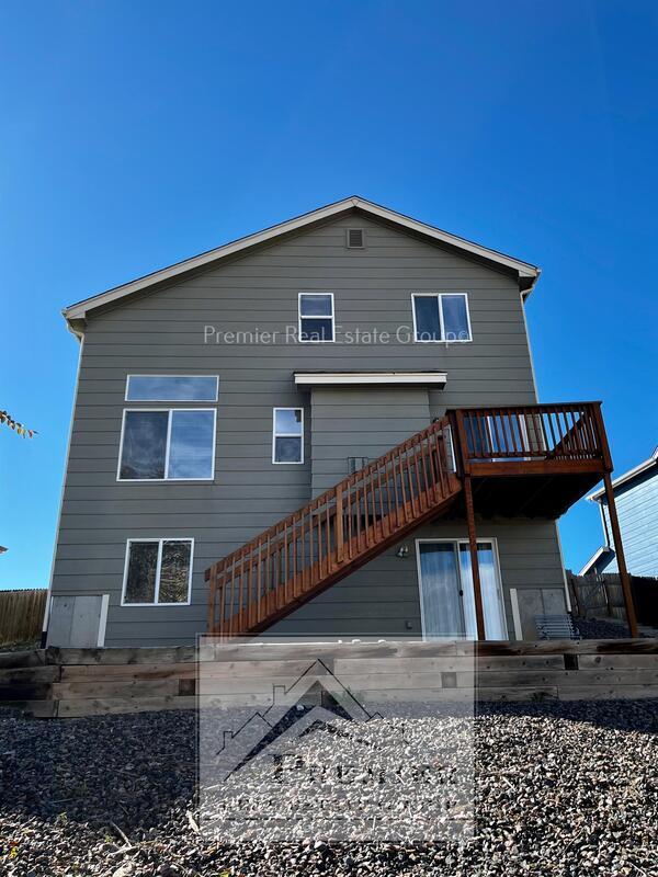 Building Photo - 8263 Belleterre Dr