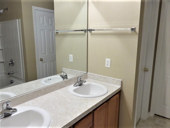 Building Photo - 47 Willow Lakes Dr