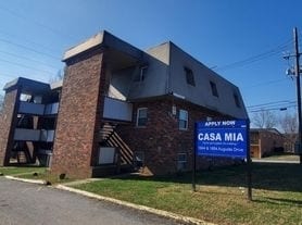 Building Photo - 1844 Augusta Dr
