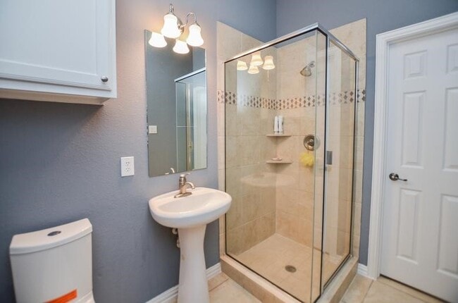 Building Photo - 4315 Village Forest Dr