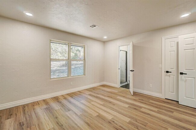 Building Photo - 6500 N Luther Rd