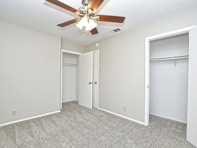 Building Photo - "Cozy Living at 301 Algerita: Charming 2-B...