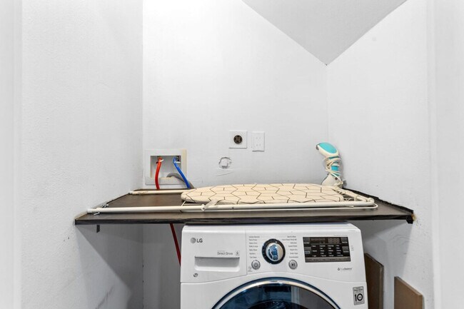 Building Photo - 2620 Arbor St