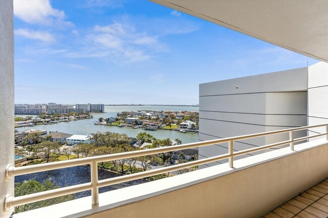 Building Photo - 5950 Pelican Bay Plaza S