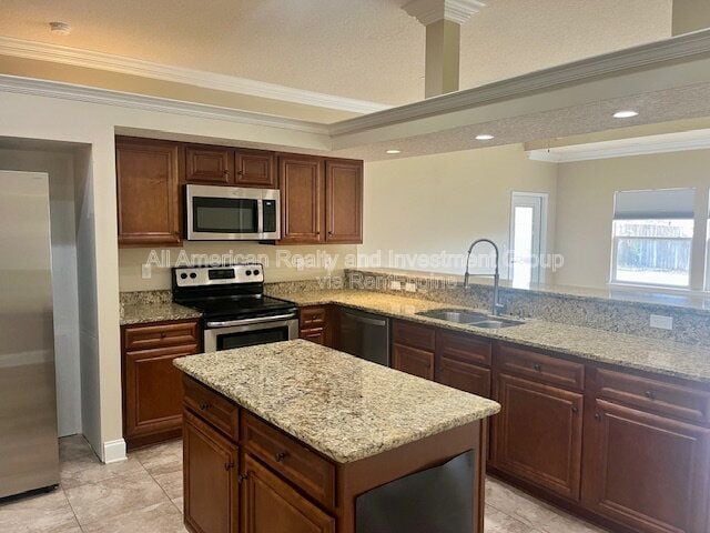 Building Photo - 518 Lakeview St