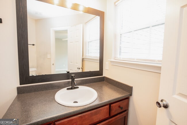 Building Photo - 2256 Nicole Dr