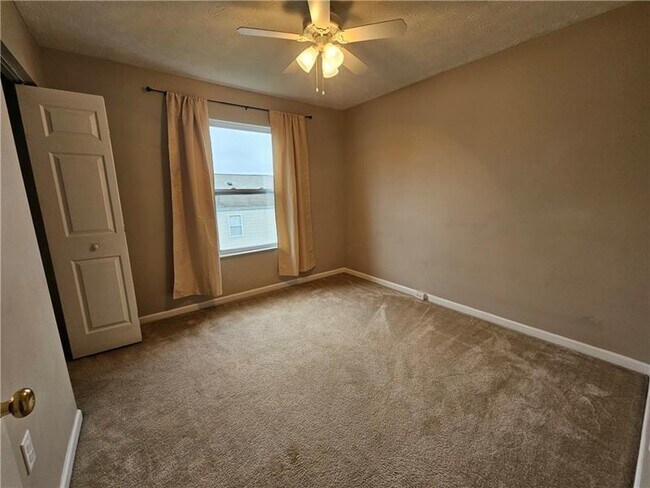 Building Photo - 518 Ten Point Ln