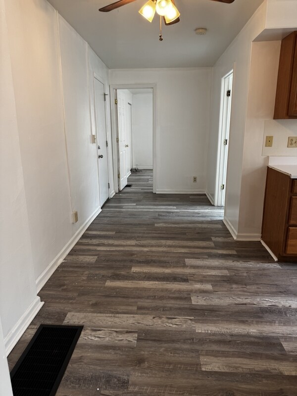 Building Photo - 246 Basswood Ave
