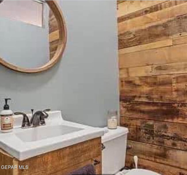 Building Photo - 3508 Douglas Ave