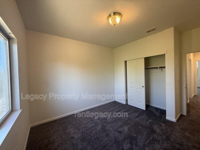 Building Photo - 4312 Accordion Wy