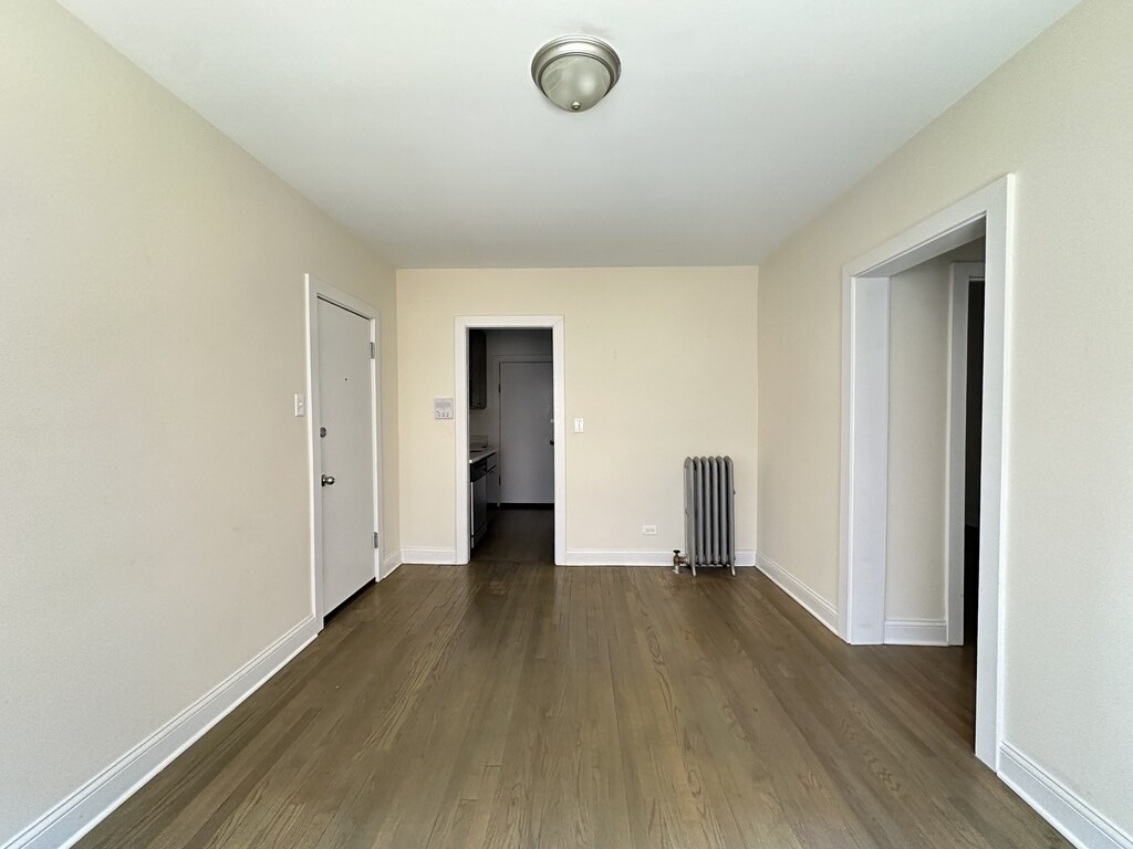 Building Photo - 2645 N Spaulding Ave