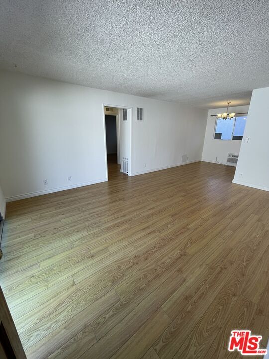 Building Photo - 1252 Barry Ave