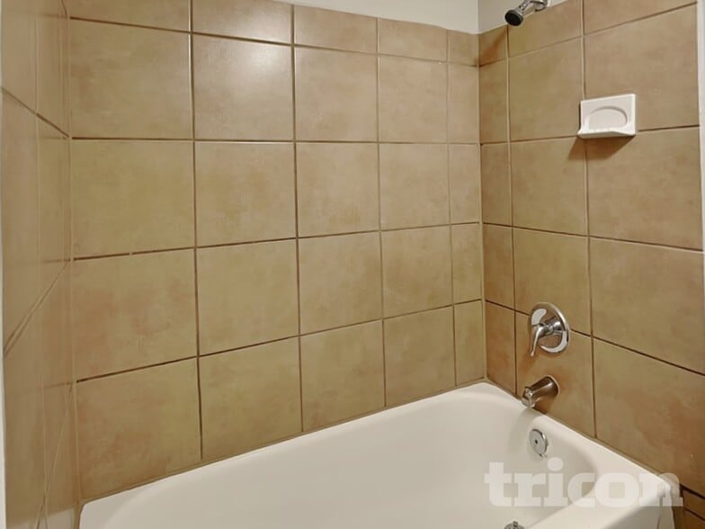 Building Photo - 405 Magnolia Dr