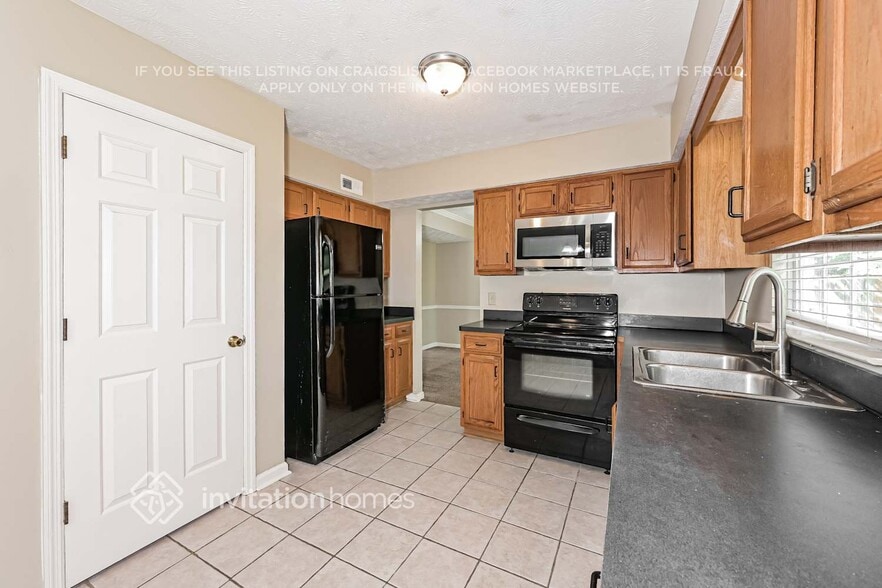 Building Photo - 495 Meadowfield Ct