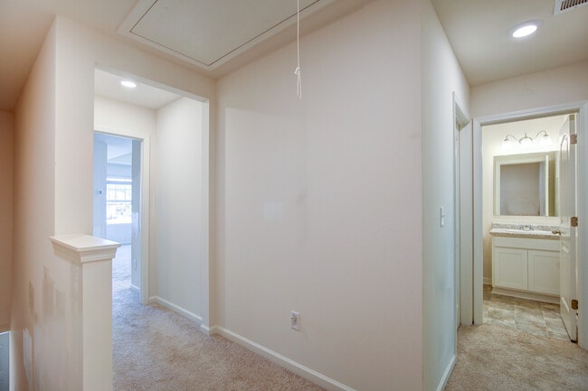 Building Photo - 44 Chastain Cir