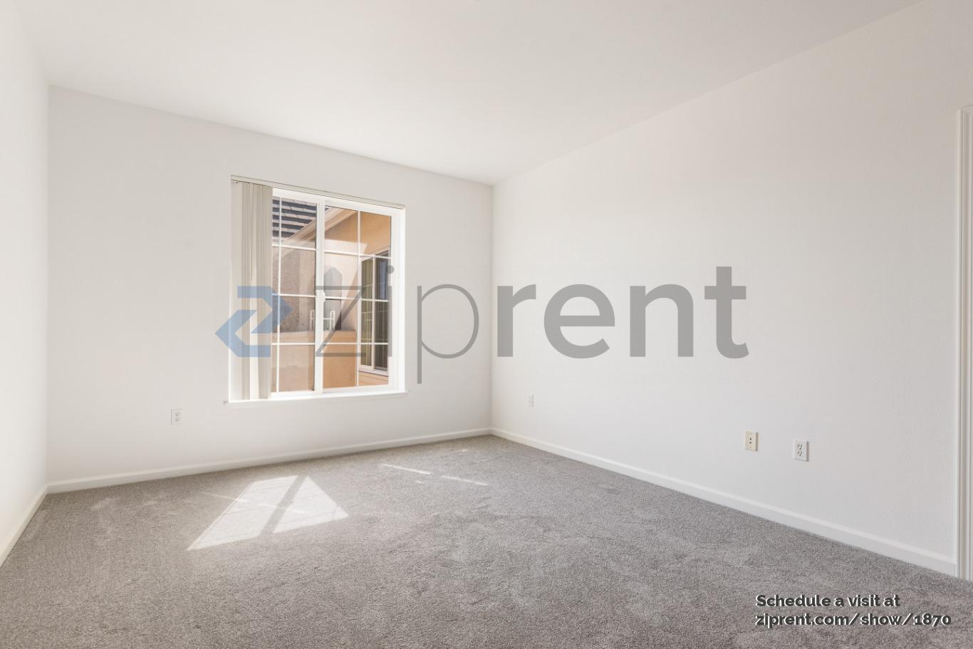 Building Photo - Unit 4042