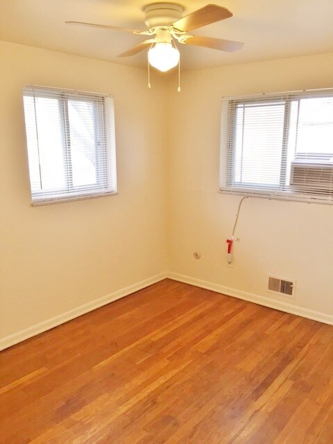 Building Photo - 1176A Sanborn Place