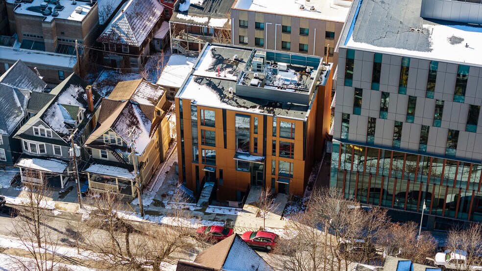 Building Photo - 238 Linden