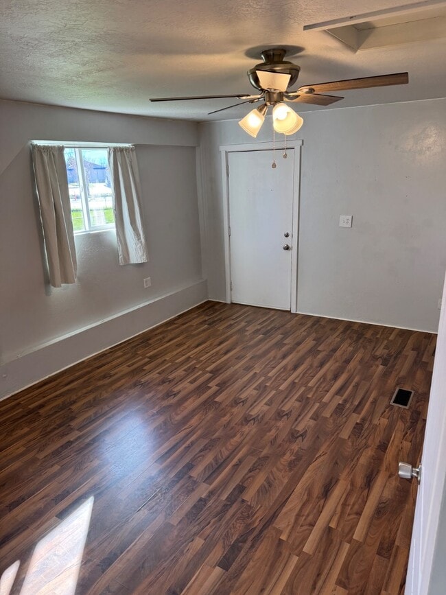 Building Photo - 6959 Flamingo Way