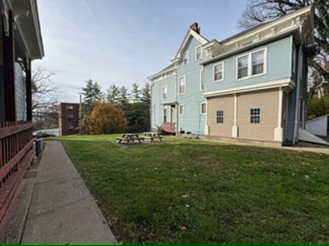 Building Photo - 26 Conklin St