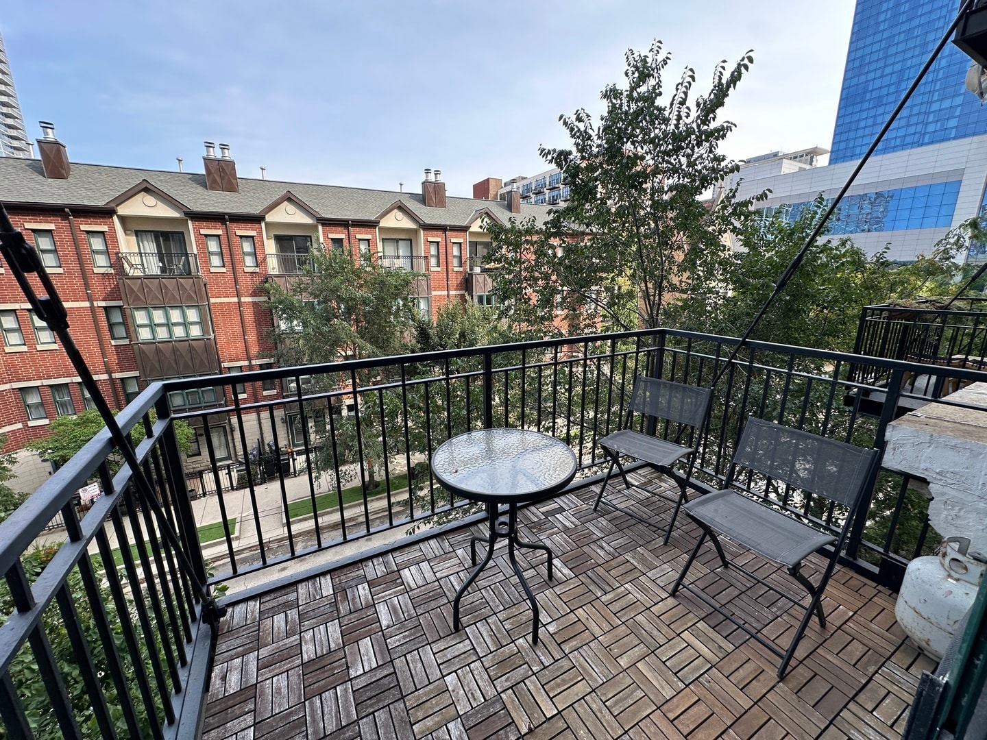 Building Photo - 221 E Cullerton St