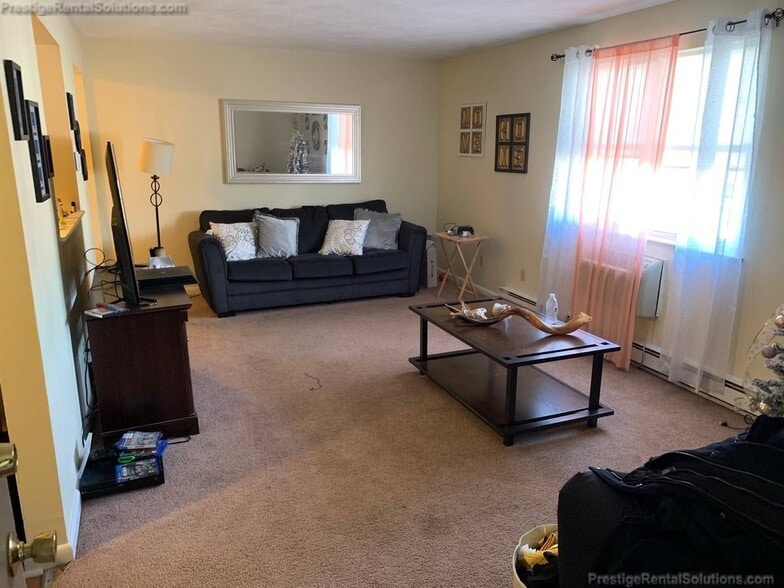 Building Photo - 740 Central St