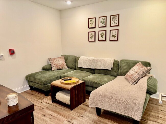 Building Photo - 511 Gorgas Ln