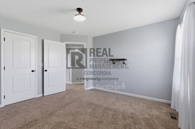 Building Photo - 312 Meadows Rd