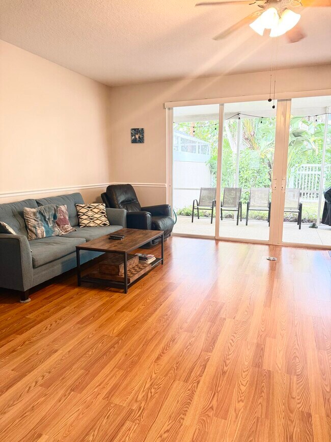 Building Photo - 488 Capistrano Dr