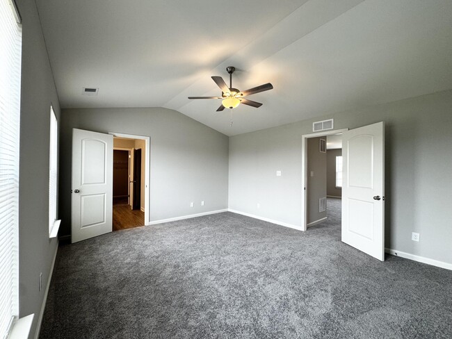 Building Photo - 224 Ivy Grn Pl