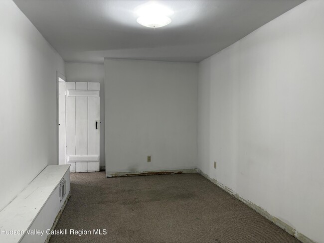 Building Photo - 42 Maple Ave