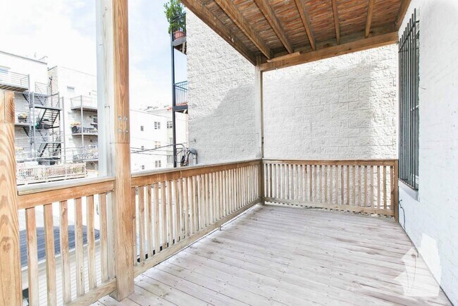 Building Photo - 3744 N Fremont St