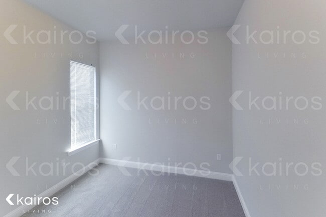 Building Photo - 4816 W Dacha Ln