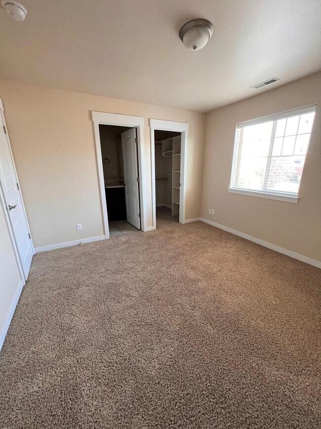 Building Photo - 8861 W Pine Valley Ln