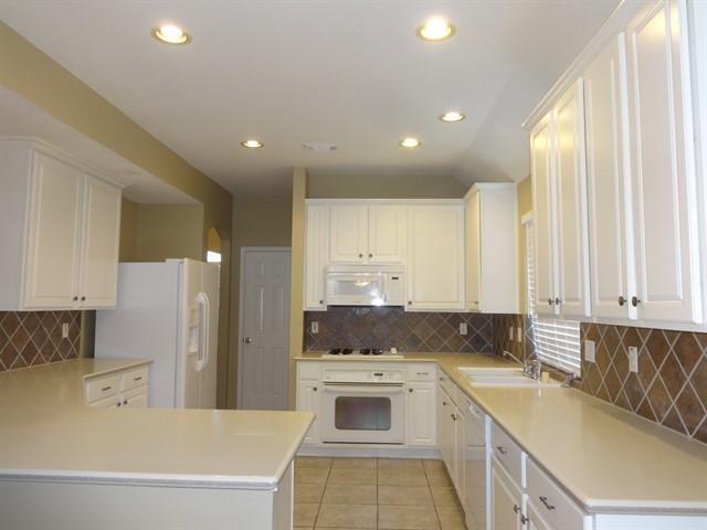 Building Photo - 7510 Fall Creek Bend