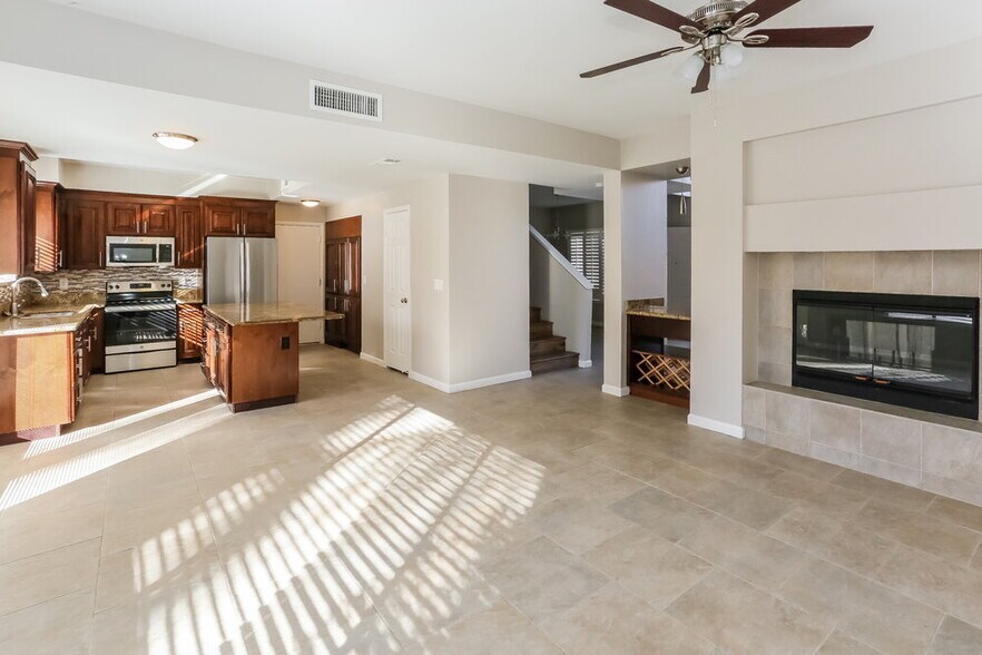 Building Photo - 4533 E Annette Dr