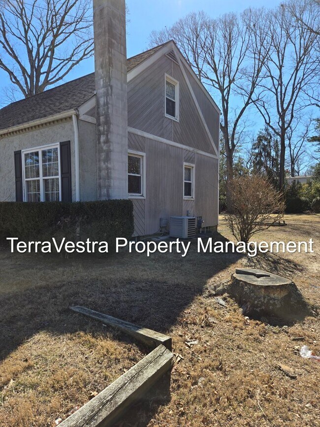 Building Photo - Now Showing for 2026-2027 School Year Glassboro 4 Bed 2.5 Bath