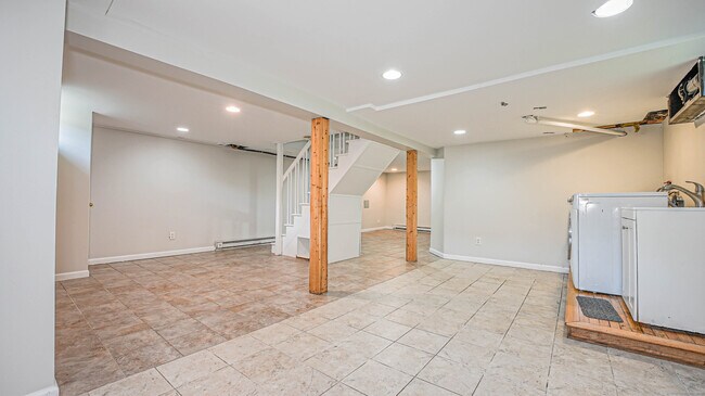 Building Photo - 4070 Madison Ave