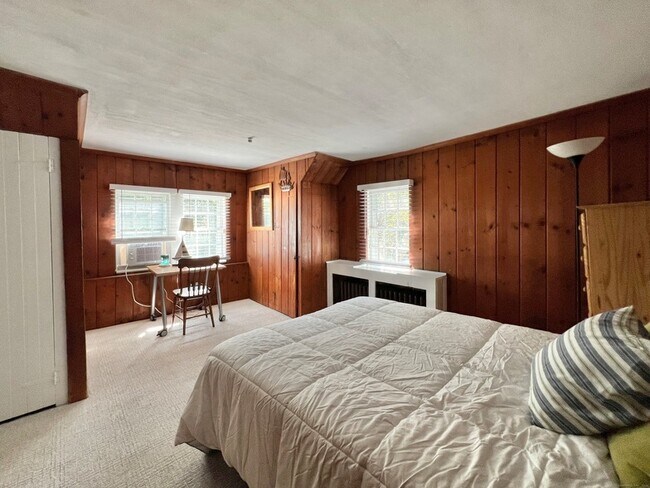 Building Photo - 301 Haviland Rd