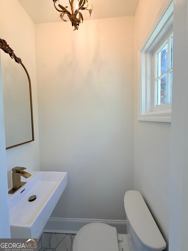 Building Photo - 557 Manford Rd SW