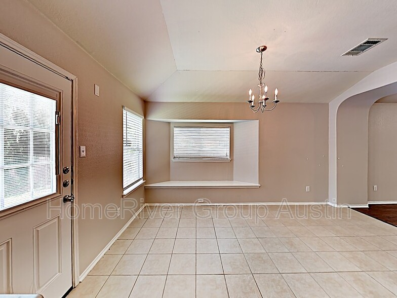 Building Photo - 119 Dove Song Dr