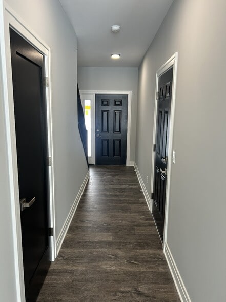 Building Photo - 4256 Greenfield Pkwy