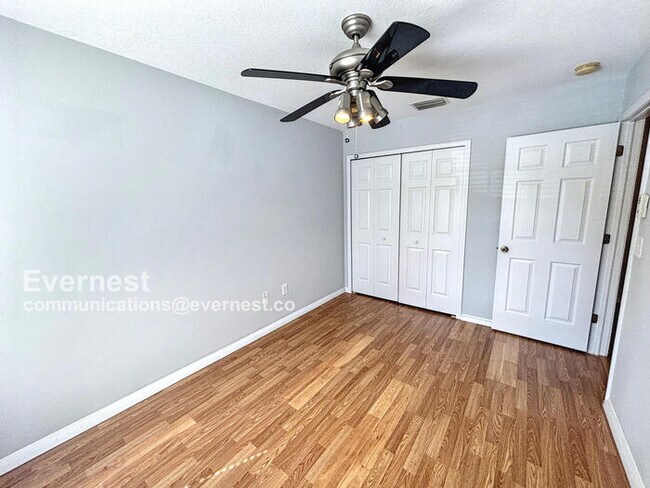 Building Photo - 18106 Nassau Point Dr