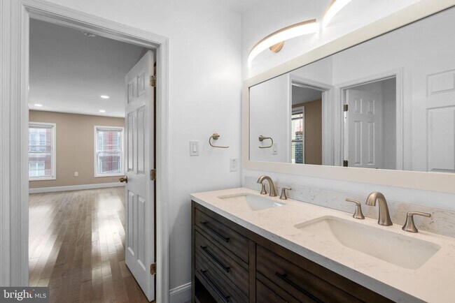 Building Photo - 1641 4th St NW