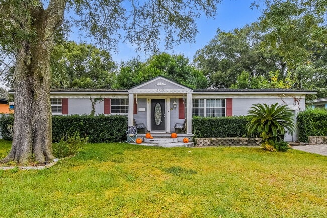 Building Photo - 3220 De Carlo Ln